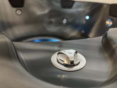 Quadratischer Hot Tub mit Liegesitz 220 cm 13